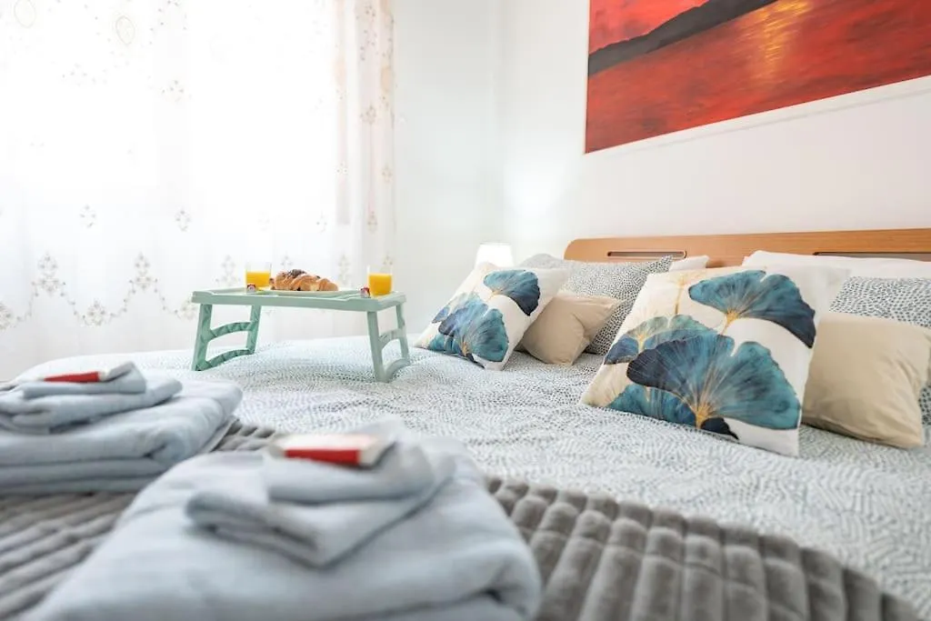 Loano Central Home 5* Daire