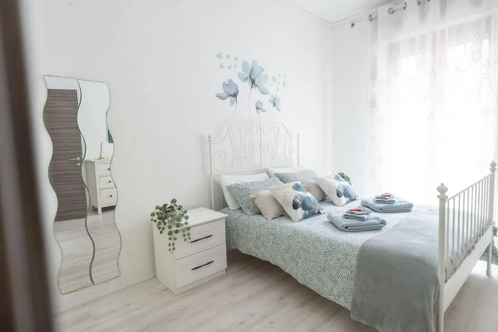 Daire Loano Central Home 5* İtalya