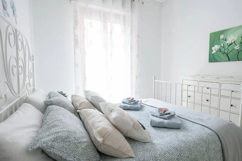 Loano Central Home 5* 0*,  İtalya